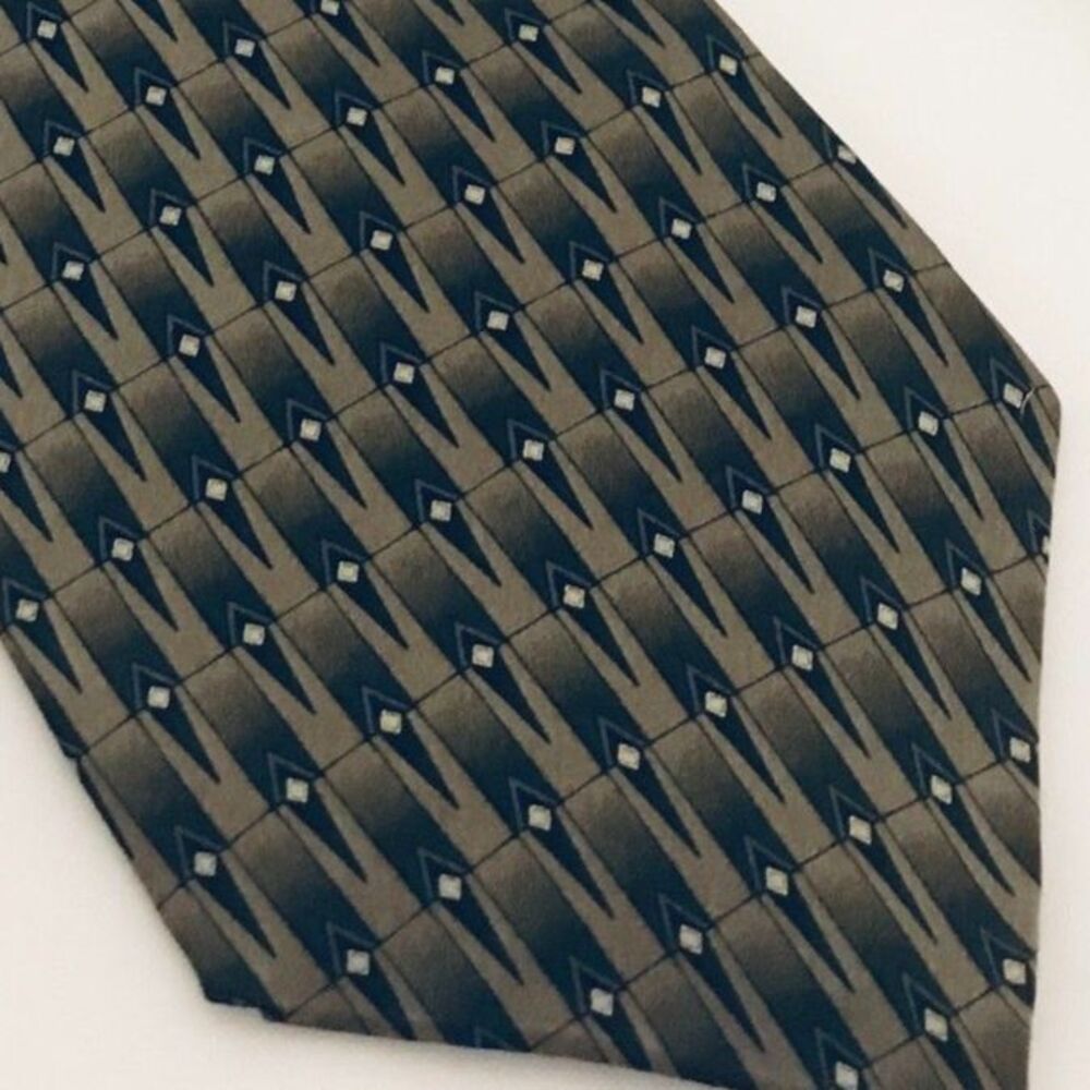 #1628 VTG ZIGGURAT KAKHI GREEN NECKTIE 57 IN X 4 IN